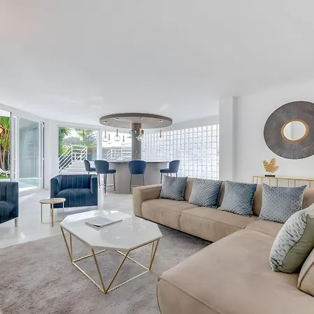 فيلة Casa Blanca